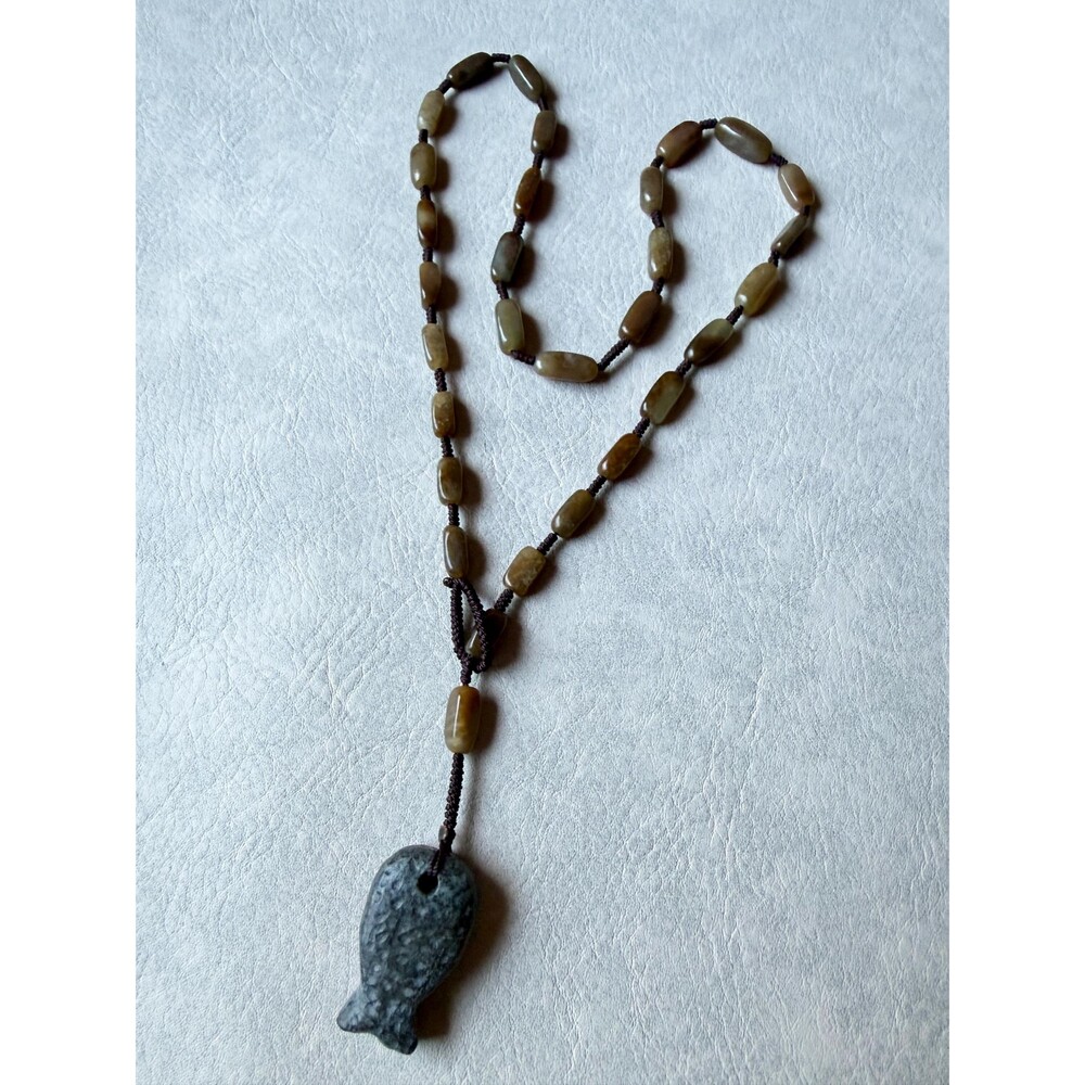Natural Brown Jade Beaded Necklace Reversible Ink Brown Jade Fish Pendant